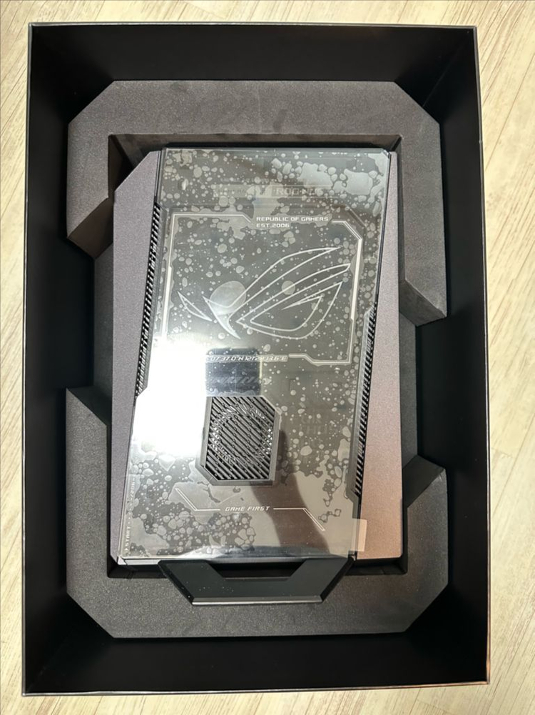 ASUS ROG NUC 2025 (rtx5070ti/32gb/1tb) 판매합니다.--1