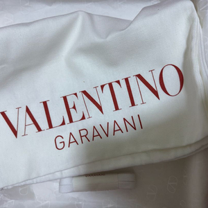 발렌티노 밴드로우탑 여성 스니커즈36