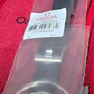 오메가공식홈 주문 정품 씨마스터 다이버300 용 21mm 러버슽랩 이미지