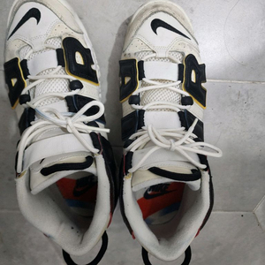 나이키에어모어 업템포