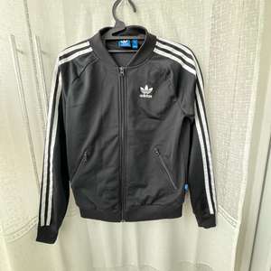 아디다스 블랙 불꽃자수로고 트랙자켓져지 85