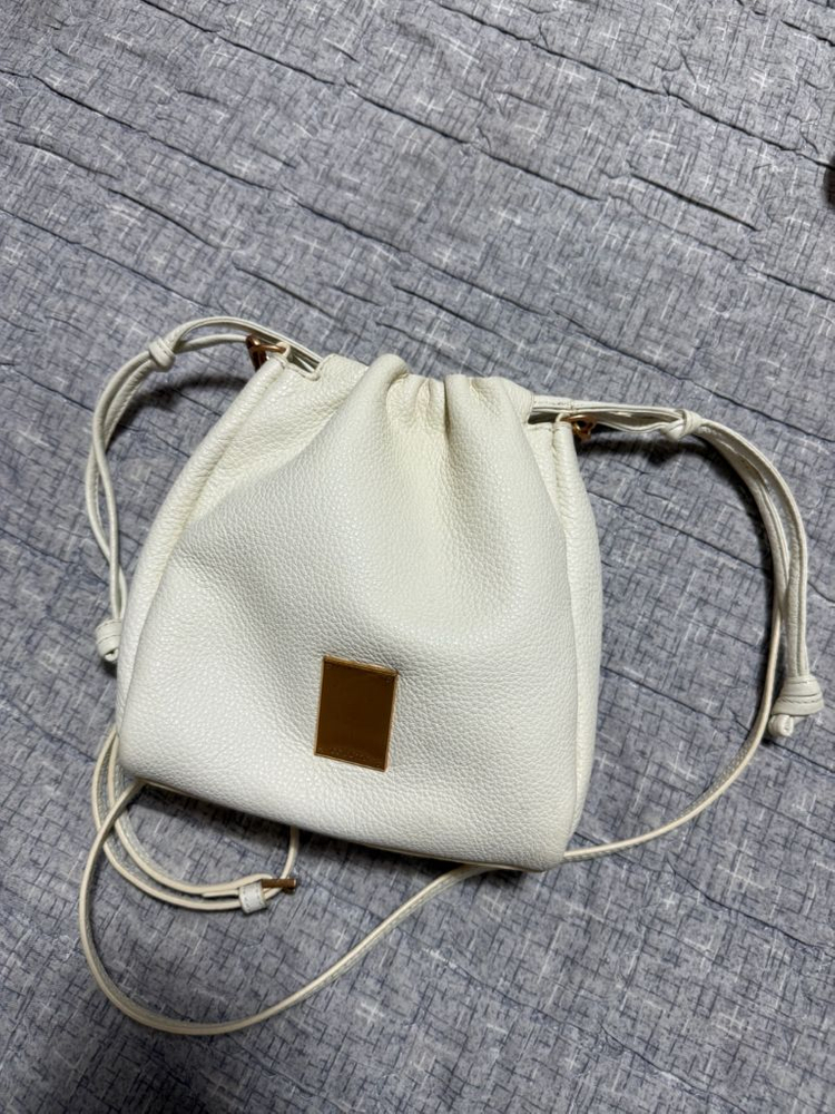 가방 팝니다!(미닛뮤트,제이에스티나,카디널레드,쿠론,파인드카푸어)--5