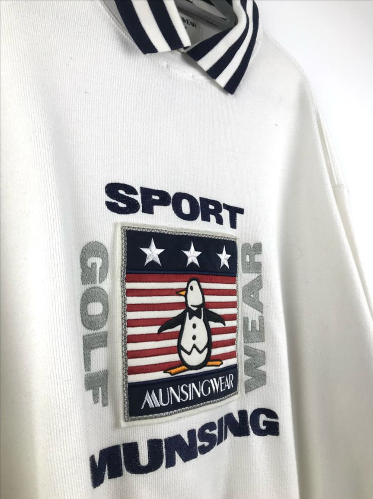 먼싱웨어 올드스쿨 y2k 맨투맨 스포티빈티지 화이트 대대장--1