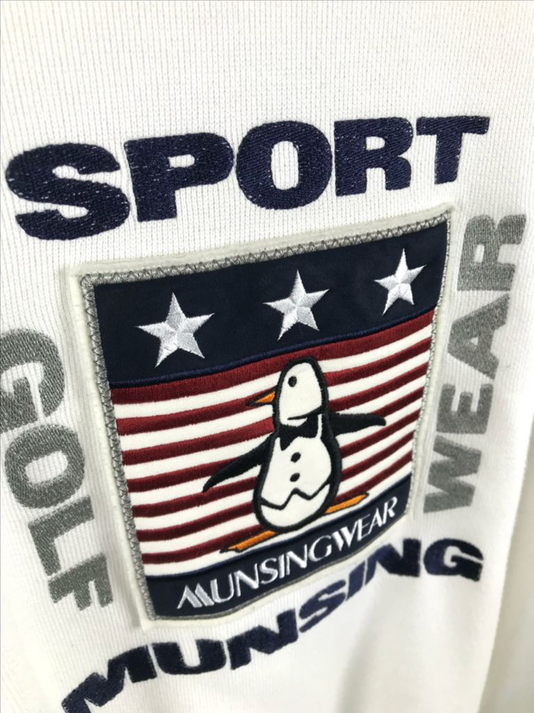 먼싱웨어 올드스쿨 y2k 맨투맨 스포티빈티지 화이트 대대장--3
