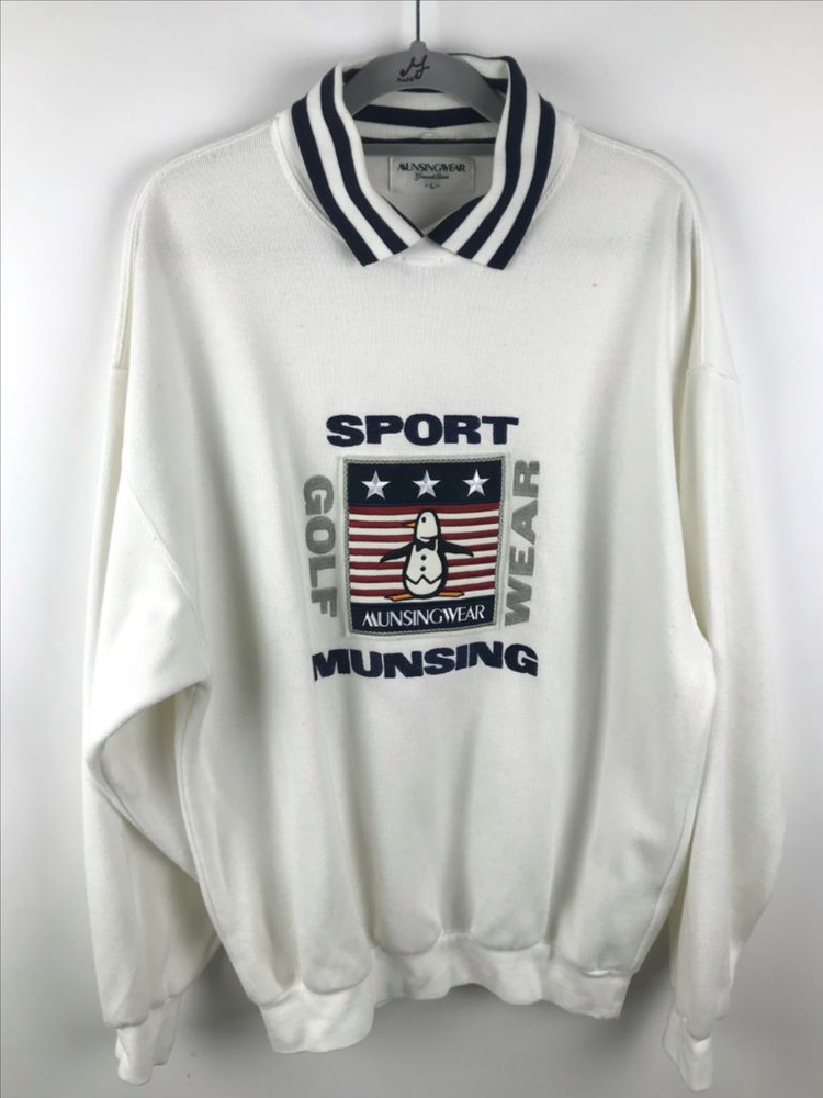 먼싱웨어 올드스쿨 y2k 맨투맨 스포티빈티지 화이트 대대장--5