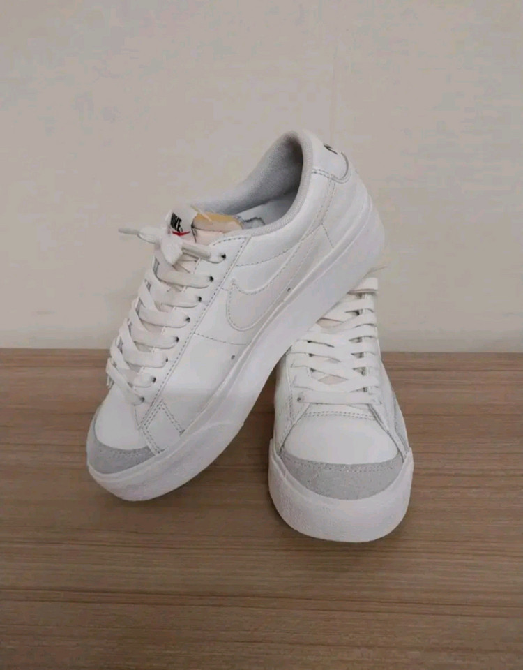 여성 나이키 블레이저 로우 플랫폼 스니커즈, 운동화 (235)--2