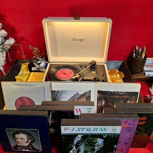 레코드판 과 전축 이미지