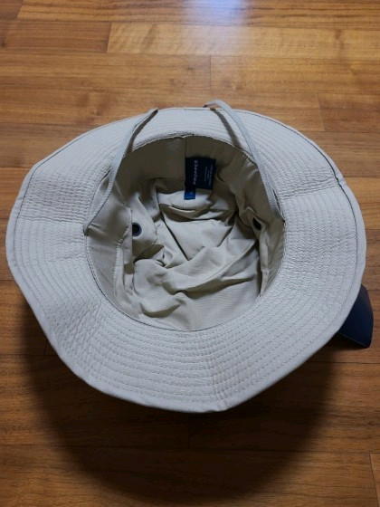 영화 론서바이버 속 그모자--2