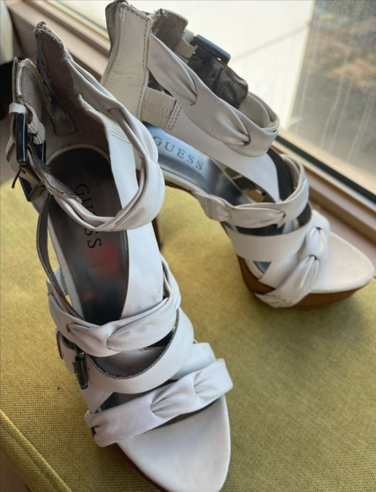 GUESS 게스 샌들힐 6M(235)--2