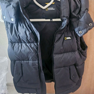 네셔널 그레픽 조끼 애눌해서 택포 3만원 드립니다 이미지