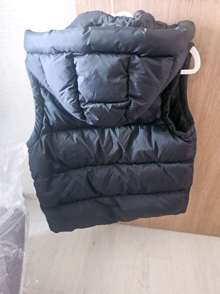 네셔널 그레픽 조끼 애눌해서 택포 3만원 드립니다 이미지