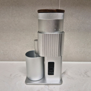 CF WISDOM 커피 전동 그라인더 판매합니다.