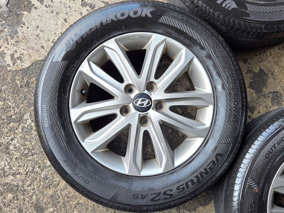 더뉴 아반떼MD 16인치휠타이어 pcd114.3 팝니다 아반떼 소나타 코나 셀토스 등 이미지