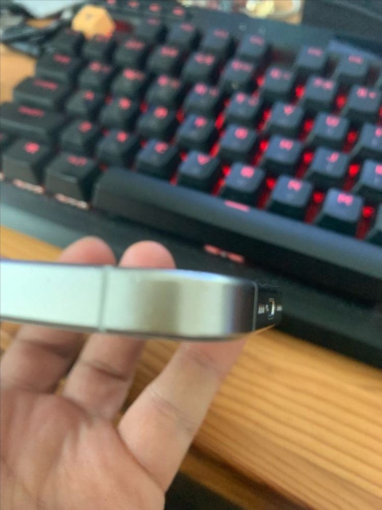 아이폰 15프로 256GB 화이트--3