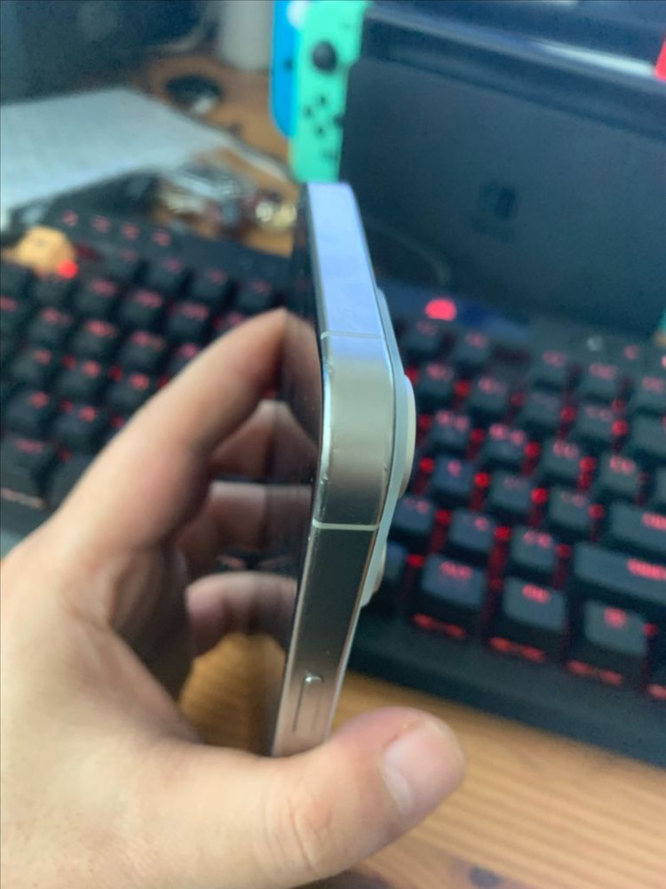 아이폰 15프로 256GB 화이트--6