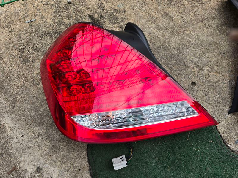 뉴sm5 티아나 후미등 정품 이미지