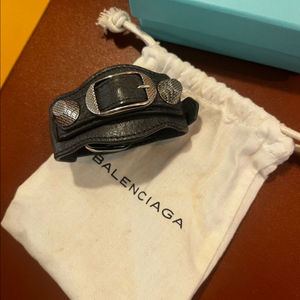 (정품)발렌시아가 모터 팔찌