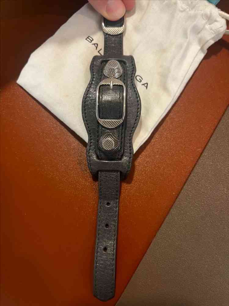 (정품)발렌시아가 모터 팔찌--1