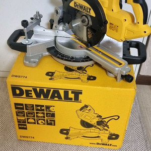 디월트8.5인치슬라이딩각도절단기