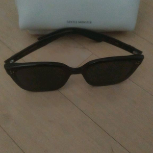 젠틀몬스터 BY-01 선글라스