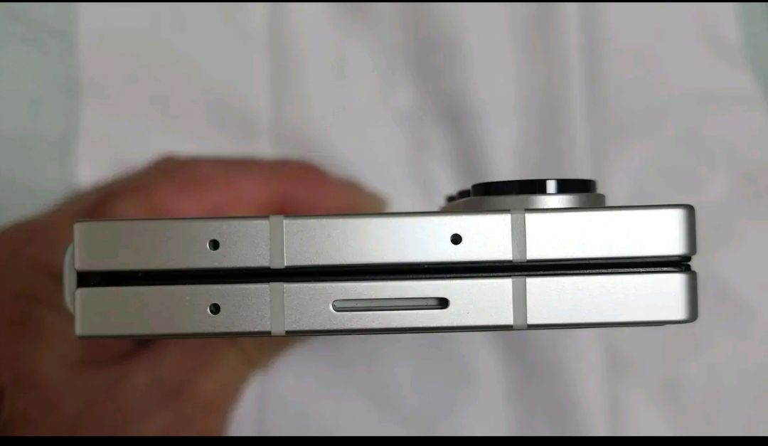 갤럭시z폴드6 회이트에디션 256GB 자급제 교신및교환 판매원합니다.--4