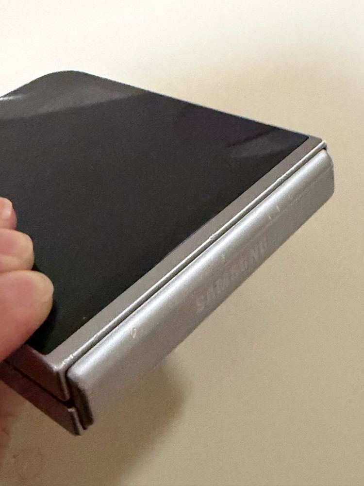 폴더블 스마트폰 256GB 자급제 이미지