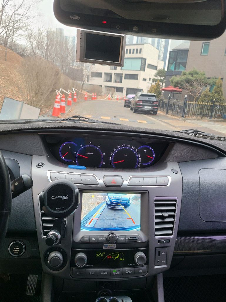 코란도 투리스모 4륜 RT 11인승--1