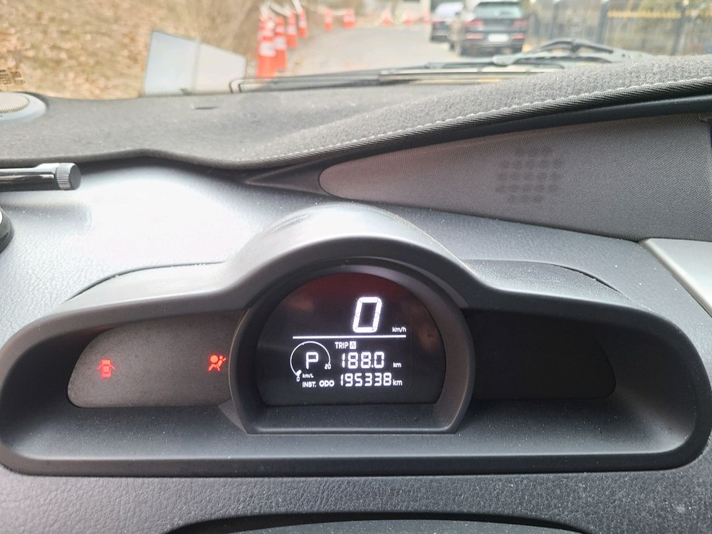 코란도 투리스모 4륜 RT 11인승--4