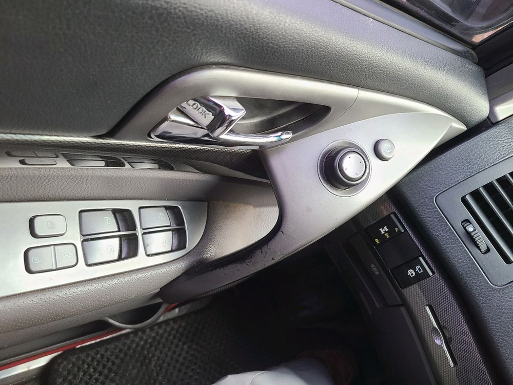 코란도 투리스모 4륜 RT 11인승--9