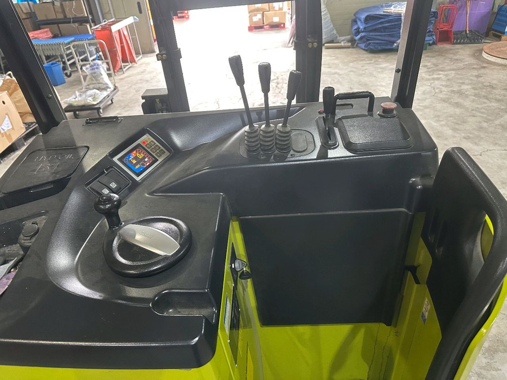 클라크 1.5톤 입승식 전동 지게차 CRX15FL--2