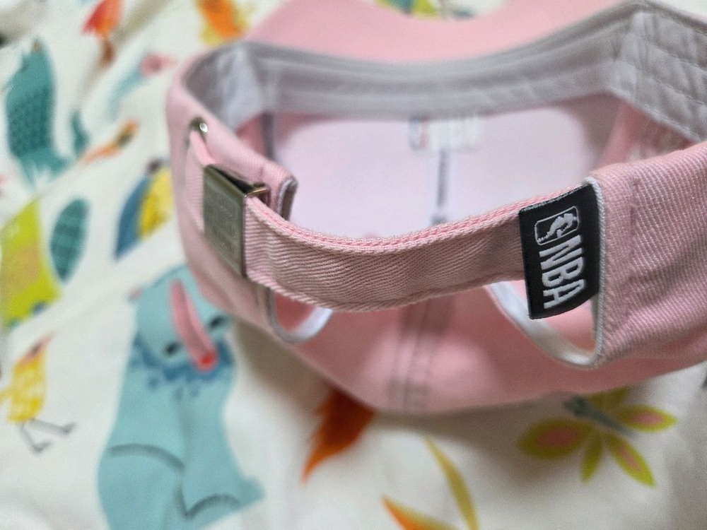 NBA 핑크 볼캡 모자 택포 1.3만--1