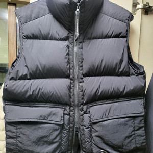 CP컴퍼니 다운 패딩 조끼 베스트 이미지