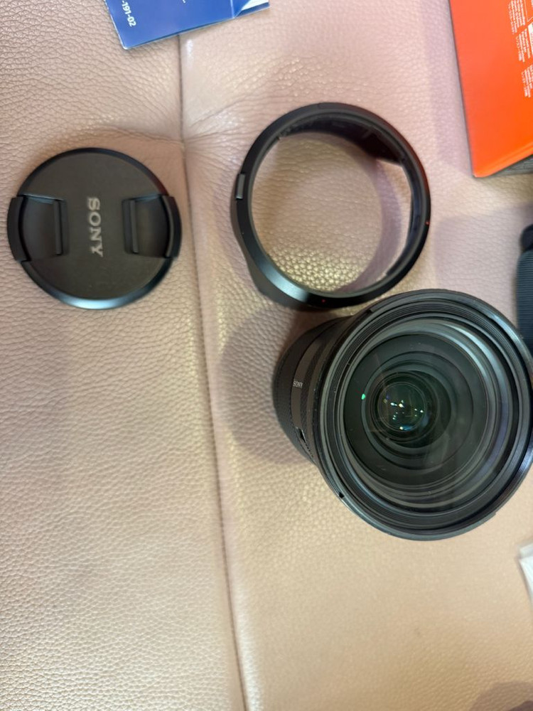 보증많이 남은 소니 24-70gm2 판매합니다--2