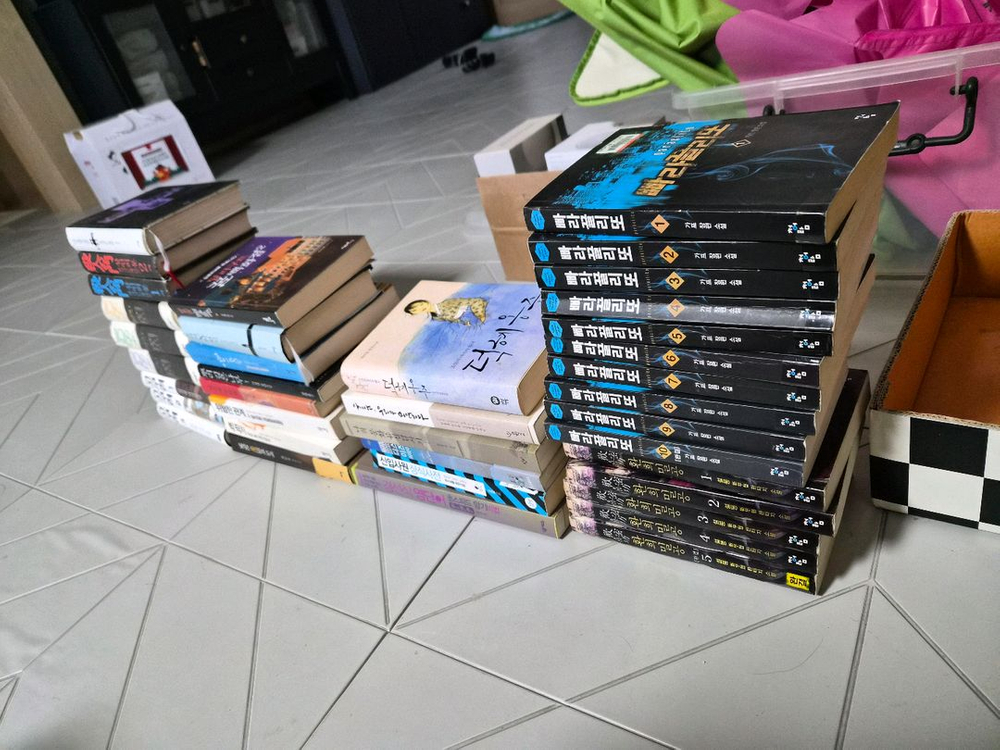 1Q84 고구려 히가시노게이고 무라카미하루키 무협지 추리소설 상식책 여행책 등--5