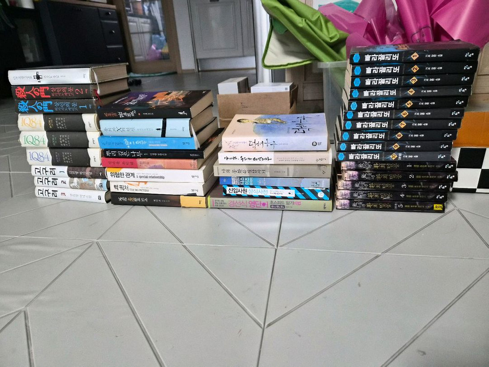 1Q84 고구려 히가시노게이고 무라카미하루키 무협지 추리소설 상식책 여행책 등--7