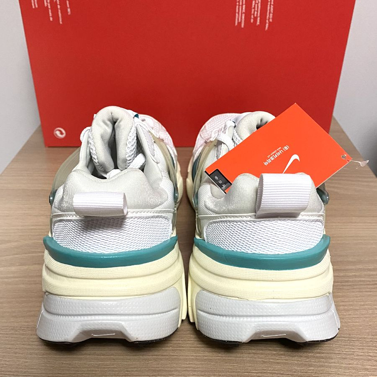 (새제품) 나이키 V2K RUN 265mm 운동화 러닝화 매장정품--3