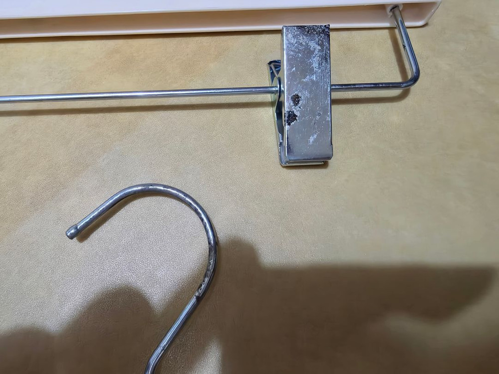 [ONE] 칼하트 바지걸이--2