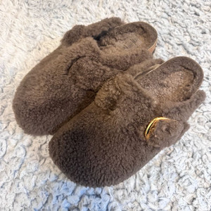 버켄스탁 양털 쉐어링 클로그 팔아요