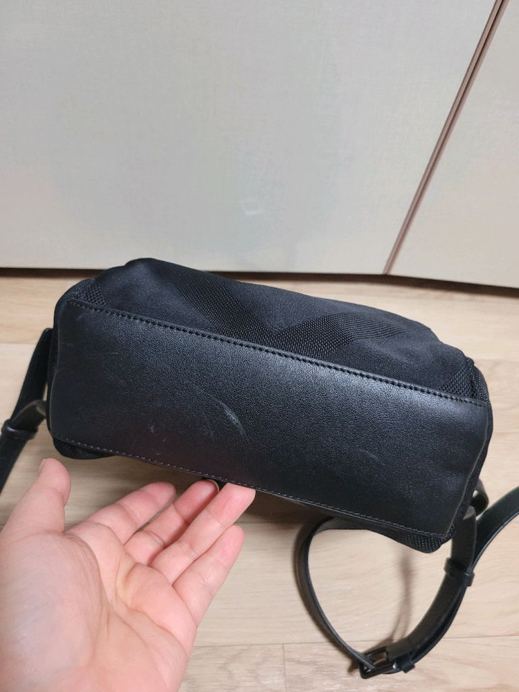루즈앤라운지 백팩 팝니다 이미지