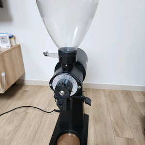 말코닉 ek43 커피 전동 그라인더 블랙 팝니다.