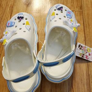 산리오 시나모롤 캐릭터 크록스 슬리퍼