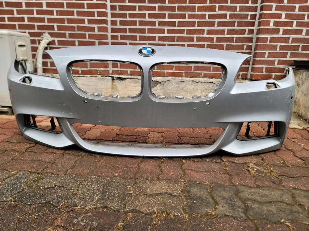 수입차 중고부품BMW 5 시리즈 앞 범퍼 전범퍼 F10 F11 범퍼 앞 범퍼 이미지