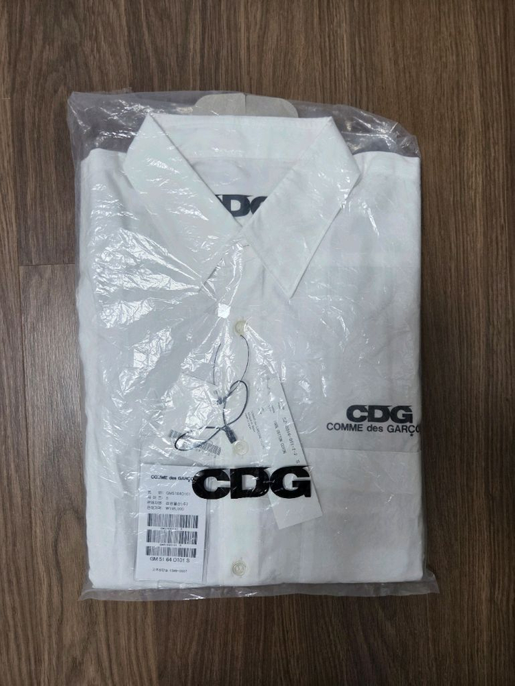 CDG 꼼데가르송 코튼 화이트 셔츠 S(95) 사이즈 처분합니다 이미지