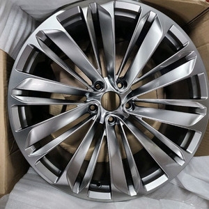 벤틀리 벤테이가 22인치 휠