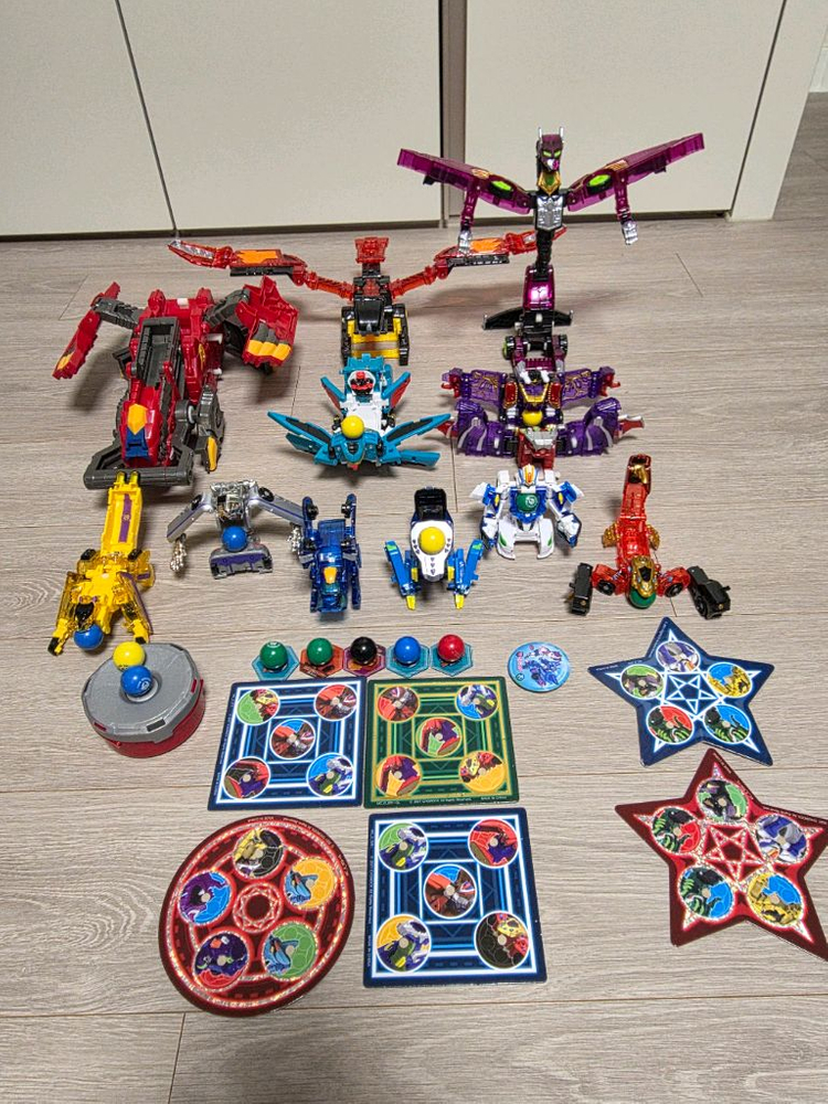 메카드볼-하이퍼캐논 등 11종+볼피커+볼22개+캐릭터스토퍼 5개 +베틀판6개--1