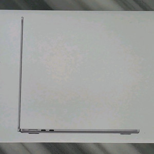 맥북에어 M4 13인치 실버 미개봉 새제품 팝니다.