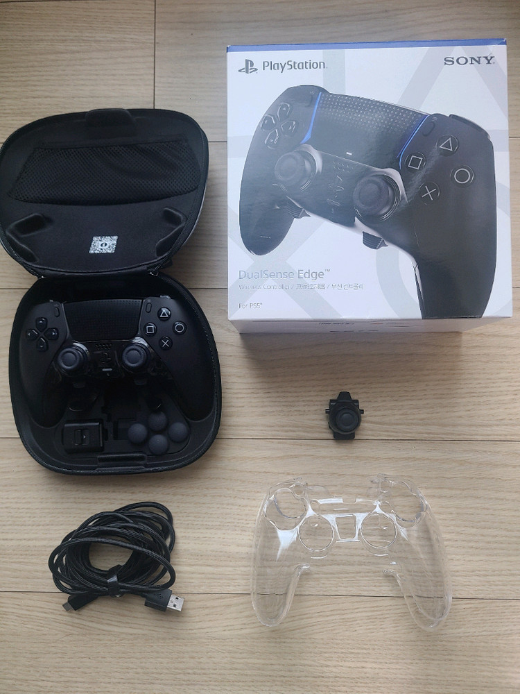 PS5 듀얼센스 엣지 무선 컨트롤러 팝니다.--1