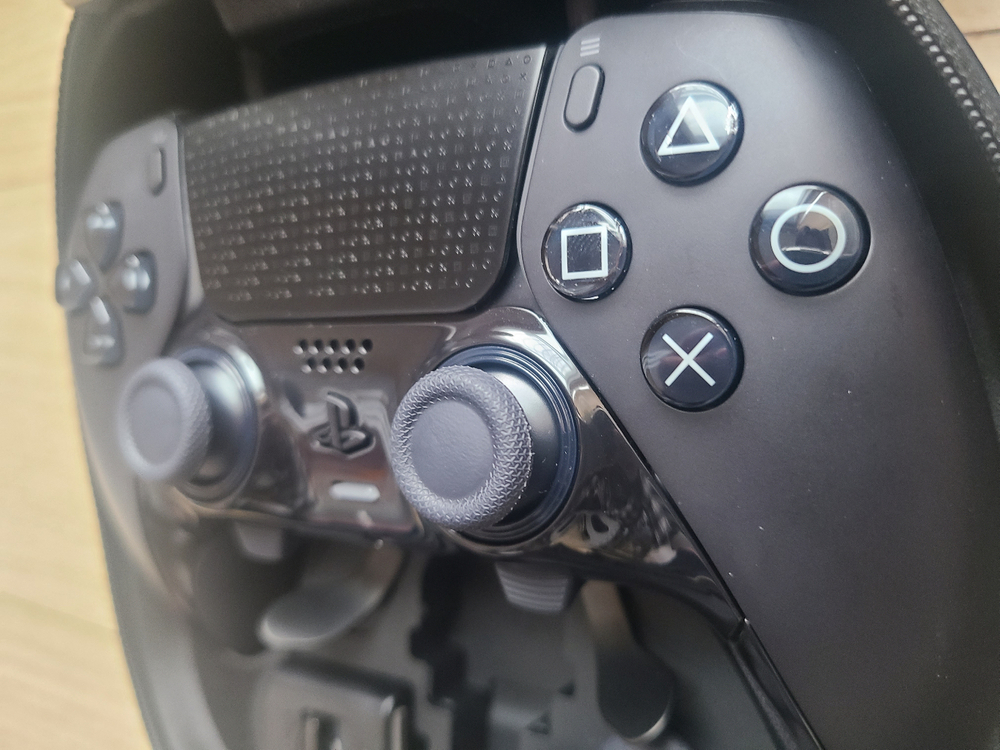 PS5 듀얼센스 엣지 무선 컨트롤러 팝니다.--3