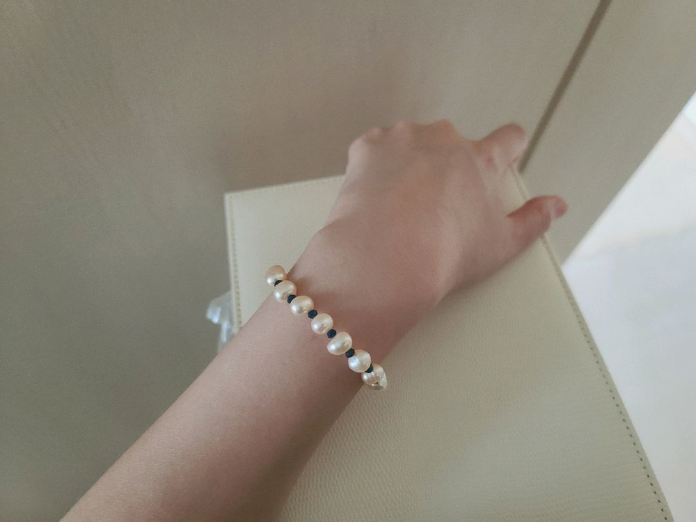 새상품 ) 여성 진주 네이비비즈팔찌 악세사리/피아제티파니 이미지