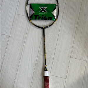 트라이언 스파이더 옐로우 새상품 배드민턴 라켓
